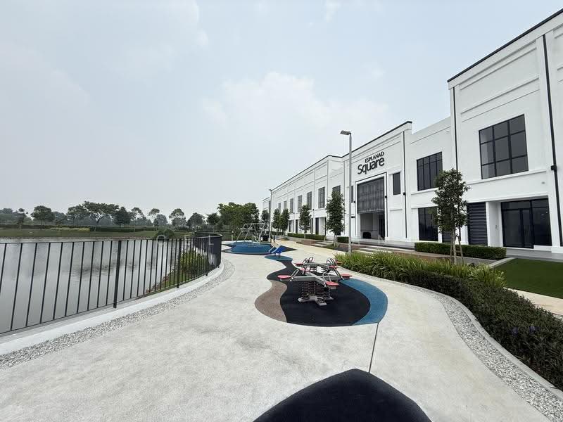 Ruang Niaga untuk Disewa di Bandar Puncak Alam (Puncak Alam) - Celine Gan - Exterior - PropertyGuru.com.my