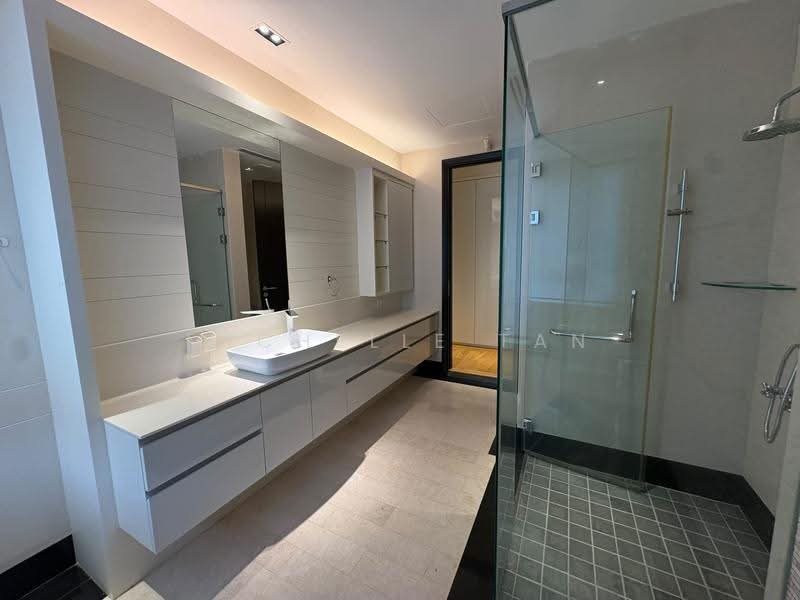 Kondominium untuk Dijual di Quayside Seafront Resort Condominiums - Michelle Tan - Bathroom - PropertyGuru.com.my
