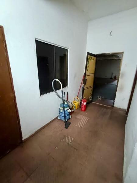 Kedai / Pejabat untuk Disewa di Taman Universiti (Skudai) - Dai Choon Ting - Interior - PropertyGuru.com.my
