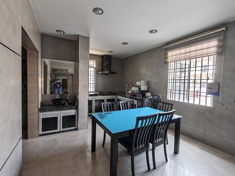 Rumah Teres 2-Tingkat untuk Dijual di Bandar Seri Alam (Masai) - Azlan Ismail aiproperty - Kitchen - PropertyGuru.com.my