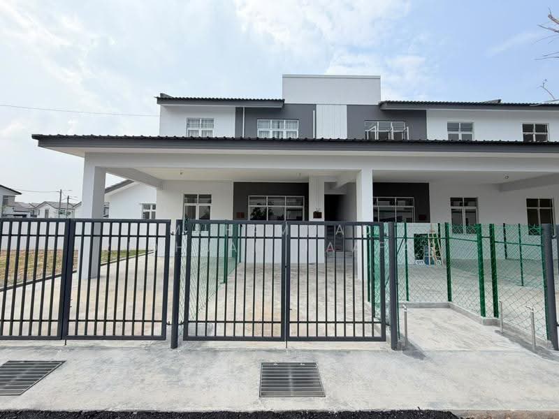 Rumah Bandar untuk Dijual di Ayer Molek (Melaka) - Muhammad Ridhuan Jaafar - Exterior - PropertyGuru.com.my