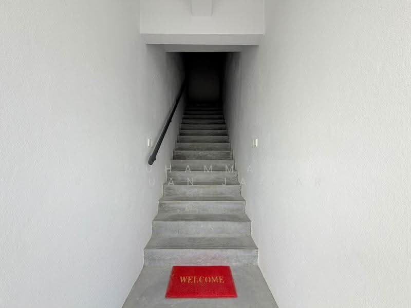 Rumah Bandar untuk Dijual di Ayer Molek (Melaka) - Muhammad Ridhuan Jaafar - Entrance - PropertyGuru.com.my
