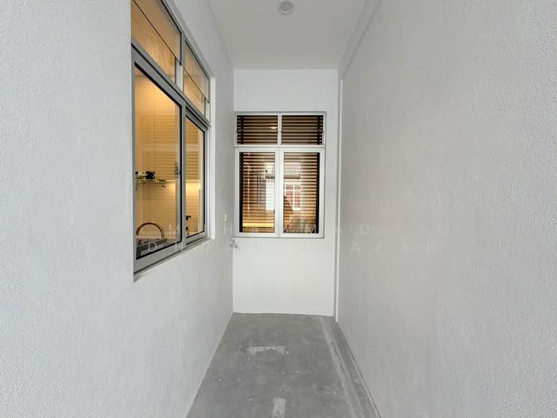 Rumah Bandar untuk Dijual di Ayer Molek (Melaka) - Muhammad Ridhuan Jaafar - Corridor - PropertyGuru.com.my
