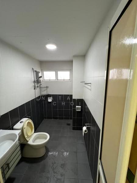 Kondominium untuk Disewa di Kelana Sentral - Natalie Choi - master room Bathroom - PropertyGuru.com.my