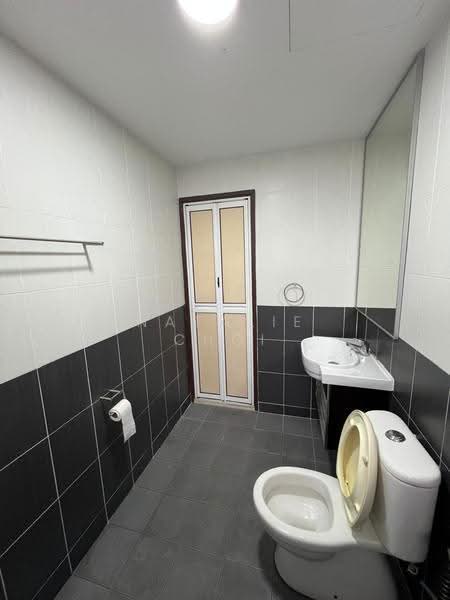 Kondominium untuk Disewa di Kelana Sentral - Natalie Choi - master room Bathroom - PropertyGuru.com.my