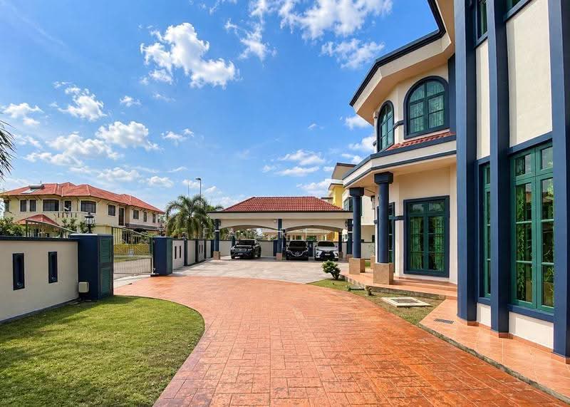 Bungalow House for Sale in Sepang (Selangor) - Fazri . - Exterior - PropertyGuru.com.my