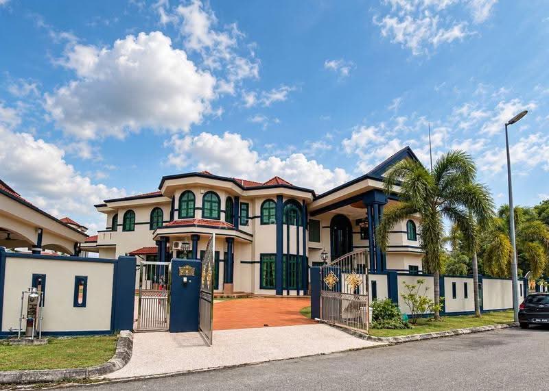 Bungalow House for Sale in Sepang (Selangor) - Fazri . - Exterior - PropertyGuru.com.my