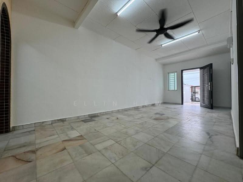 1-storey Terraced House for Sale in Kulai (Johor) - Ellin Hew - Living Room - PropertyGuru.com.my