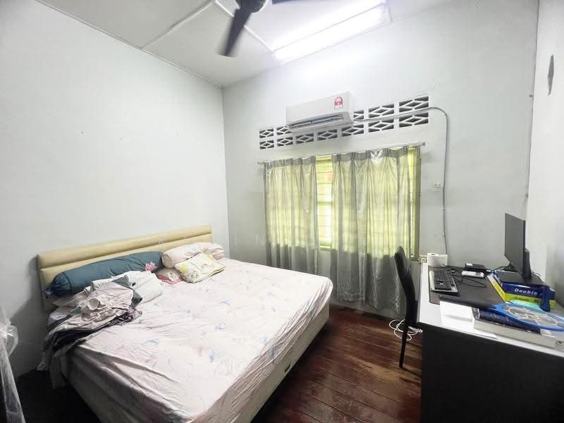 Rumah Berkembar untuk Dijual di Teluk Intan (Perak) - Kevin Chai - Bedroom - PropertyGuru.com.my