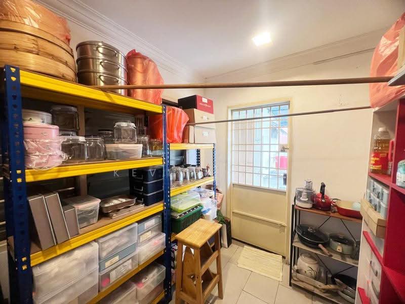 Rumah Berkembar untuk Dijual di Teluk Intan (Perak) - Kevin Chai - Storeroom - PropertyGuru.com.my