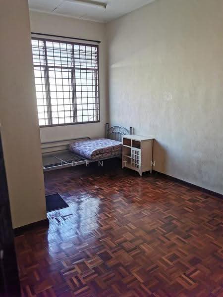 2-storey Terraced House for Sale in Taman Puteri Wangsa (Ulu Tiram) - Iden Tan - Bedroom - PropertyGuru.com.my