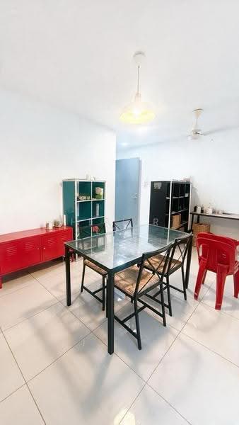 Kediaman Servis untuk Dijual di D'Ambience Residences (Pangsapuri Ikatan Flora) - Healer Lau - Dining Room - PropertyGuru.com.my