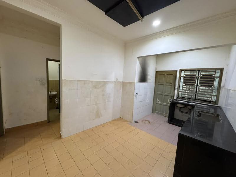 1-storey Terraced House for Sale in Taman Bukit Tiram (Ulu Tiram) - Shirley Pang - Kitchen - PropertyGuru.com.my