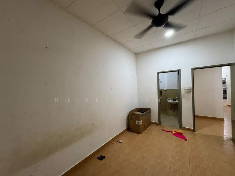 1-storey Terraced House for Sale in Taman Bukit Tiram (Ulu Tiram) - Shirley Pang - Bathroom - PropertyGuru.com.my