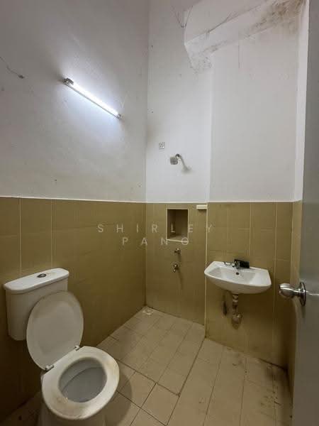 1-storey Terraced House for Sale in Taman Bukit Tiram (Ulu Tiram) - Shirley Pang - Bathroom - PropertyGuru.com.my