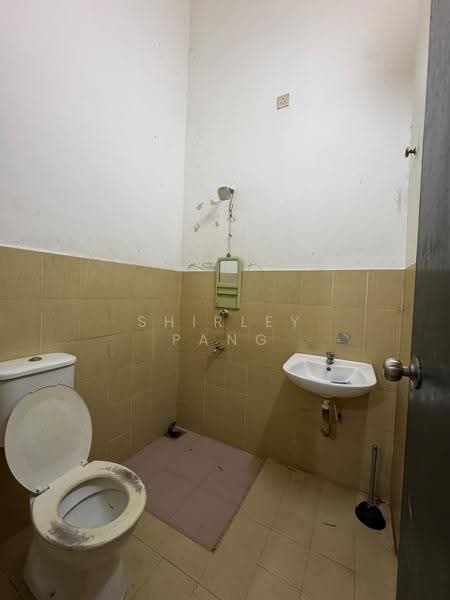 1-storey Terraced House for Sale in Taman Bukit Tiram (Ulu Tiram) - Shirley Pang - Bathroom - PropertyGuru.com.my