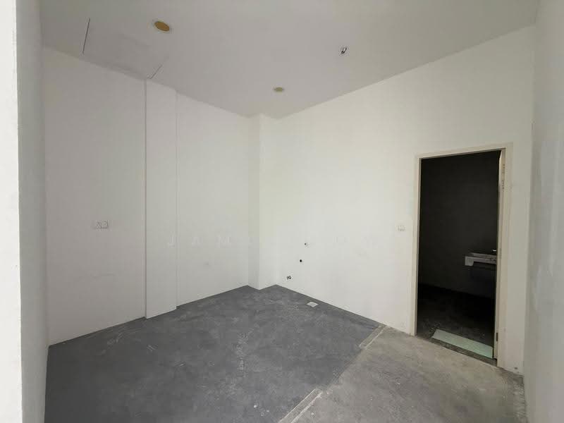 Factory for Rent in Eco Business Park 2 Senai (Senai) - Jamie Low - Interior - PropertyGuru.com.my