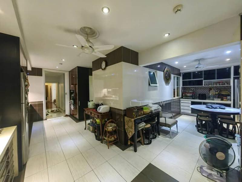 2-storey Terraced House for Sale in Putra Heights (Subang Jaya) - Pinky Liaw - Kitchen - PropertyGuru.com.my