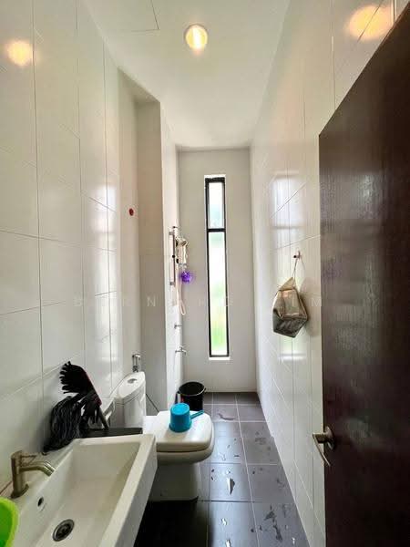 Rumah Kluster untuk Disewa di Taman Mount Austin (Tebrau) - Bernard Lim - Bathroom - PropertyGuru.com.my