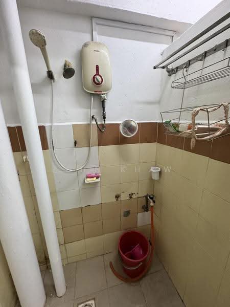 Apartment for Rent at Apartment Sri Rakyat - John Khaw - Bathroom - PropertyGuru.com.my