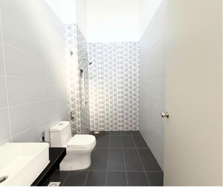 Semi-Detached House for Sale in Kuala Selangor (Selangor) - Ravin Judge - Bathroom - PropertyGuru.com.my
