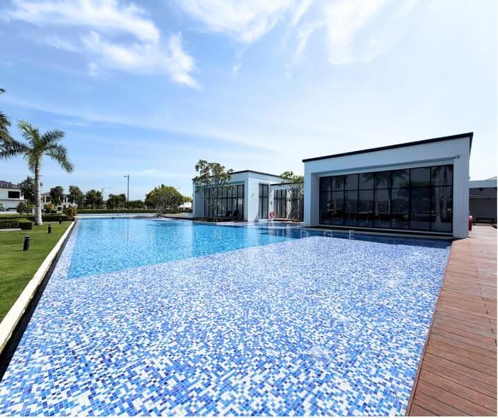 Semi-Detached House for Sale in Kuala Selangor (Selangor) - Ravin Judge - Pool - PropertyGuru.com.my