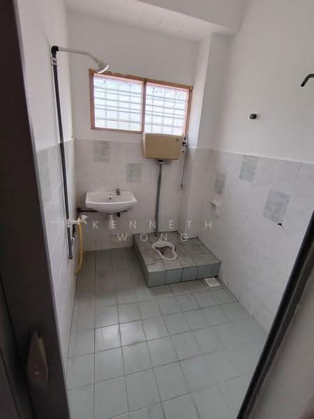 Rumah Teres untuk Disewa di Kajang (Selangor) - Kenneth Wong - Bathroom - PropertyGuru.com.my