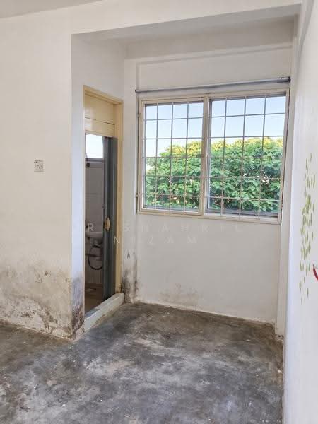 Pangsapuri untuk Dijual di Mutiara Court - Dr Shahril Nizam - Bathroom - PropertyGuru.com.my
