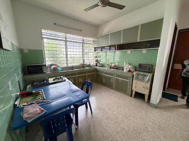 Semi-Detached House for Sale in Gelugor (Penang) - Anne Lee - Kitchen - PropertyGuru.com.my
