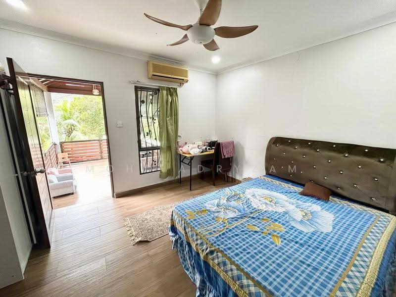 Semi-Detached House for Sale in Seksyen 9 (Shah Alam) - Mohd Adryzam - Bedroom - PropertyGuru.com.my
