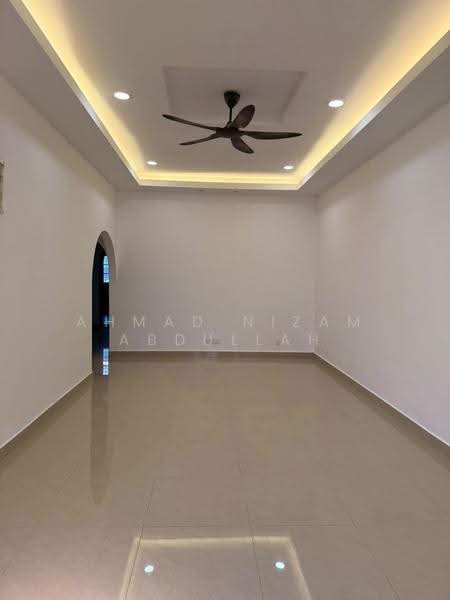 Rumah Teres 1-Tingkat untuk Dijual di Kampung Jawa (Klang) - Ahmad Nizam Abdullah - Living Room - PropertyGuru.com.my