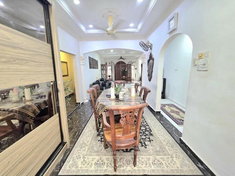 Rumah Banglo untuk Dijual di Shah Alam (Selangor) - Mohd Aizat Saiful Bahri - Dining Room - PropertyGuru.com.my