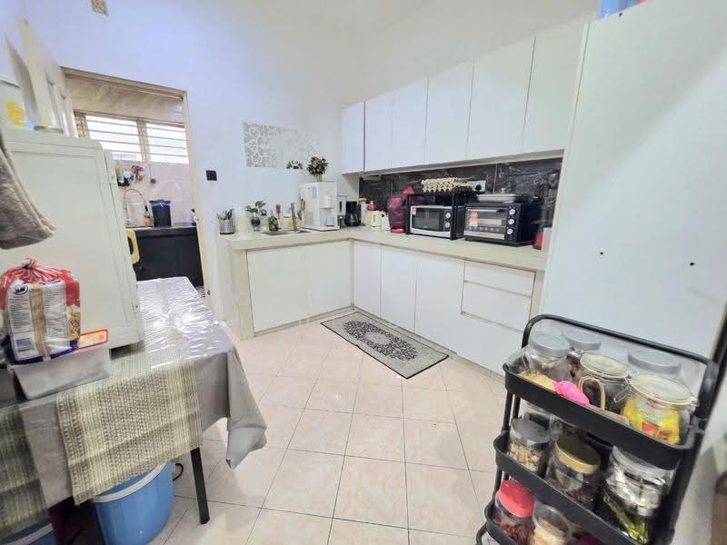Rumah Banglo untuk Dijual di Shah Alam (Selangor) - Mohd Aizat Saiful Bahri - Kitchen - PropertyGuru.com.my