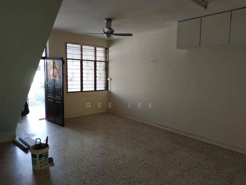 2-storey Terraced House for Sale in Taman Sri Rampai (Wangsa Maju) - GEE Lee - Living Room - PropertyGuru.com.my