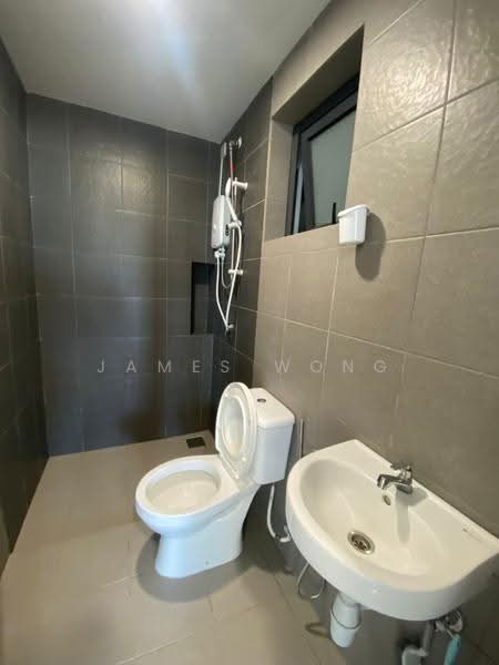Kondominium untuk Disewa di Sky Awani Residensi 4 - James Wong - Bathroom - PropertyGuru.com.my