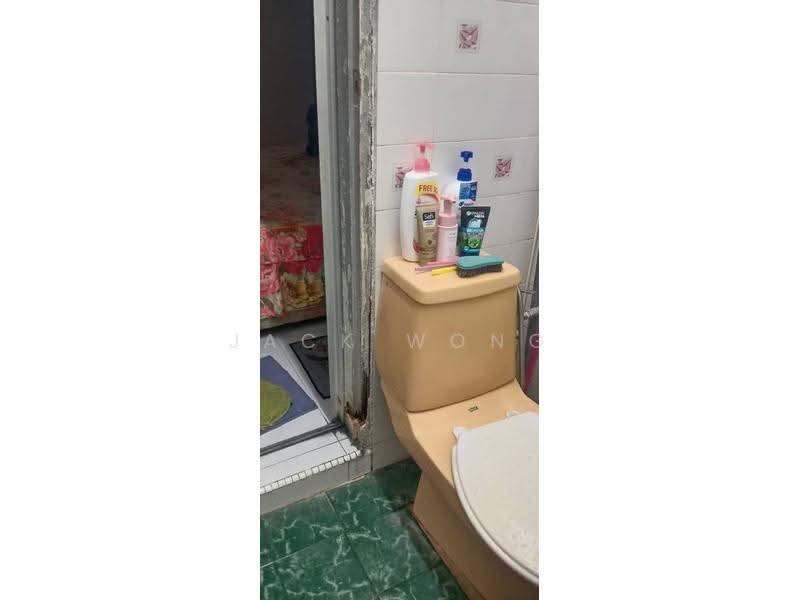 1-storey Terraced House for Sale in Bandar Seri Alam (Masai) - Jack Wong - Bathroom - PropertyGuru.com.my