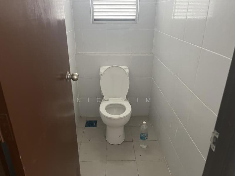 Kedai untuk Disewa di Jalan Klang Lama (Old Klang Road) (Kuala Lumpur) - Nick Lim - Bathroom - PropertyGuru.com.my