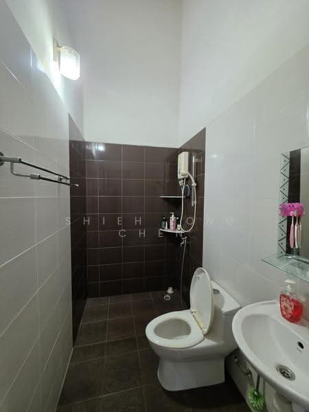 Rumah Teres 2-Tingkat untuk Dijual di Taman Nusa Jaya Mas (Iskandar Puteri (Nusajaya)) - Shieh Long Chen - Bathroom - PropertyGuru.com.my