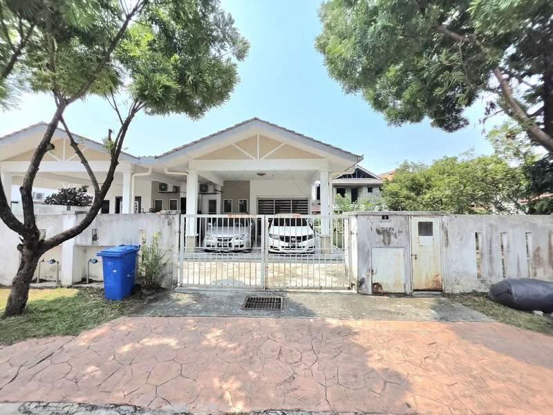 Rumah Berkembar untuk Dijual di Seksyen 29 (Shah Alam) - Mohd Aizat Saiful Bahri - Exterior - PropertyGuru.com.my