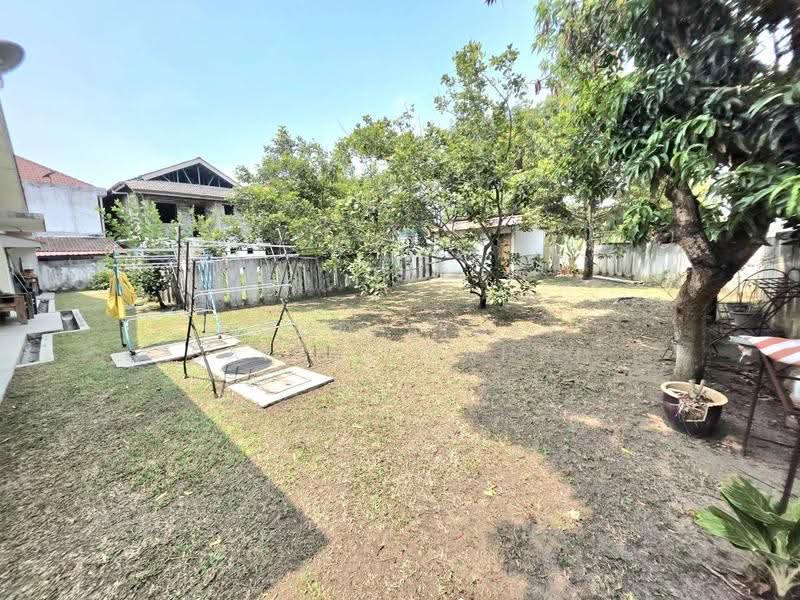 Rumah Berkembar untuk Dijual di Seksyen 29 (Shah Alam) - Mohd Aizat Saiful Bahri - Garden - PropertyGuru.com.my