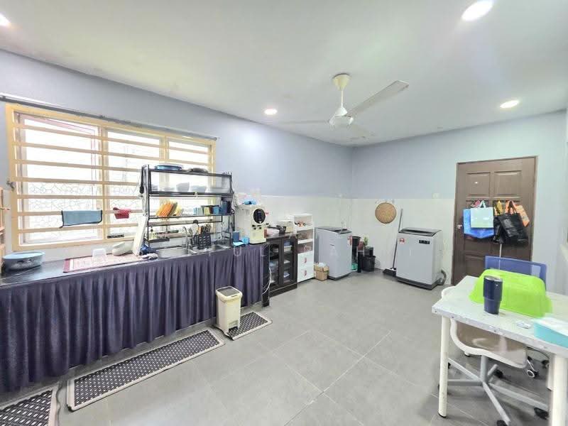 Rumah Berkembar untuk Dijual di Seksyen 29 (Shah Alam) - Mohd Aizat Saiful Bahri - PropertyGuru.com.my