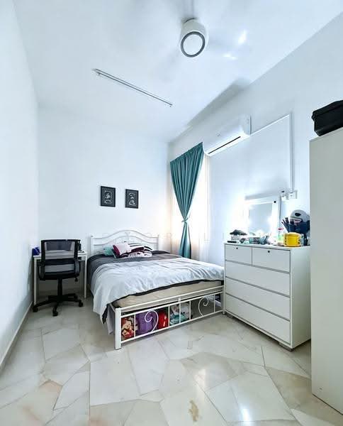 Rumah Teres 2-Tingkat untuk Dijual di Pju 1a (Ara Damansara) - Victor Liew - Bedroom - PropertyGuru.com.my
