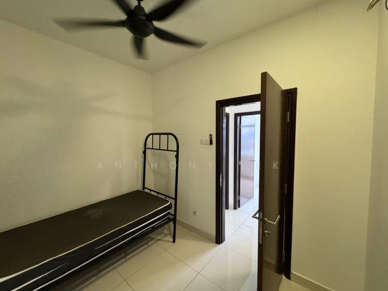 Condominium for Rent at Paraiso Residence @ The Earth - Anthony Tek - Bedroom - PropertyGuru.com.my