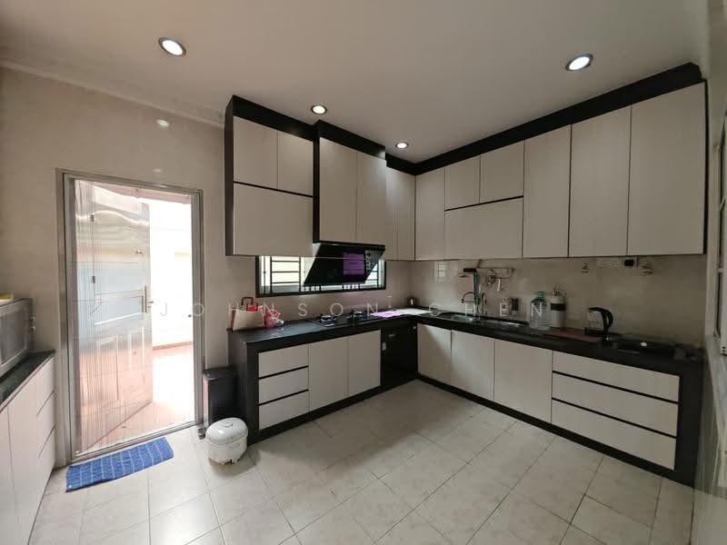 Rumah Teres 2-Tingkat untuk Dijual di Taman Desa Cemerlang (Ulu Tiram) - Johnson Chen - Kitchen - PropertyGuru.com.my