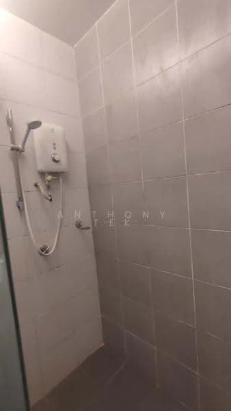 Kediaman Servis untuk Disewa di Garden Plaza - Anthony Tek - Bathroom - PropertyGuru.com.my