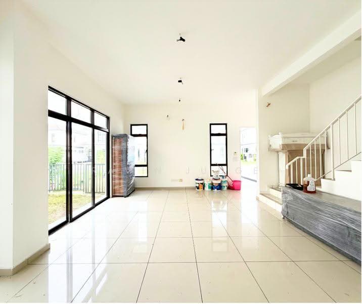 Rumah Teres 2-Tingkat untuk Dijual di Eco Grandeur (Puncak Alam) - Ravin Judge - Living Room - PropertyGuru.com.my