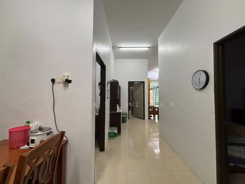 Semi-Detached House for Sale in Kuantan (Pahang) - Izzat Azman - Corridor - PropertyGuru.com.my