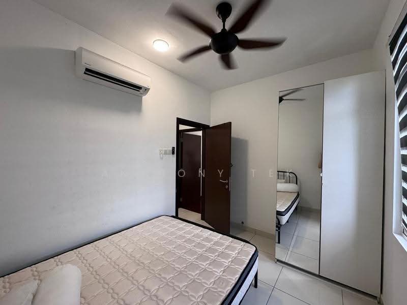 Condominium for Rent at Paraiso Residence @ The Earth - Anthony Tek - Bedroom - PropertyGuru.com.my