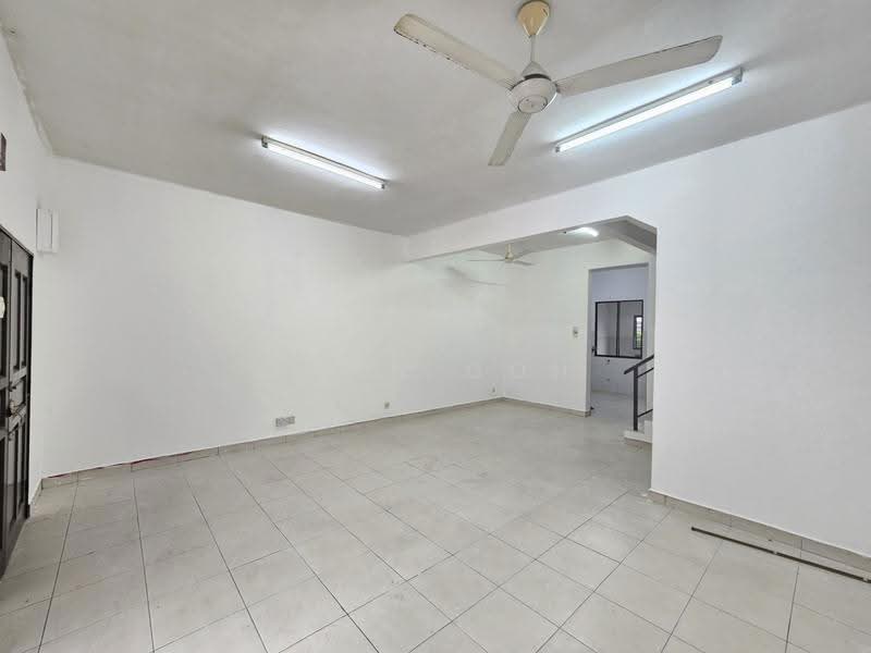 Terraced House for Sale in Bandar Puteri Klang (Klang) - Leon Goh - Living Room - PropertyGuru.com.my