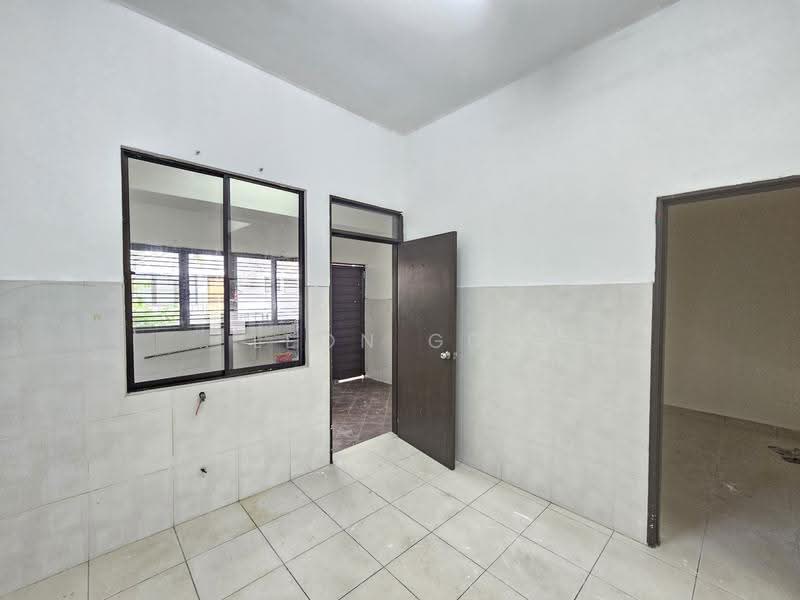 Terraced House for Sale in Bandar Puteri Klang (Klang) - Leon Goh - Kitchen - PropertyGuru.com.my